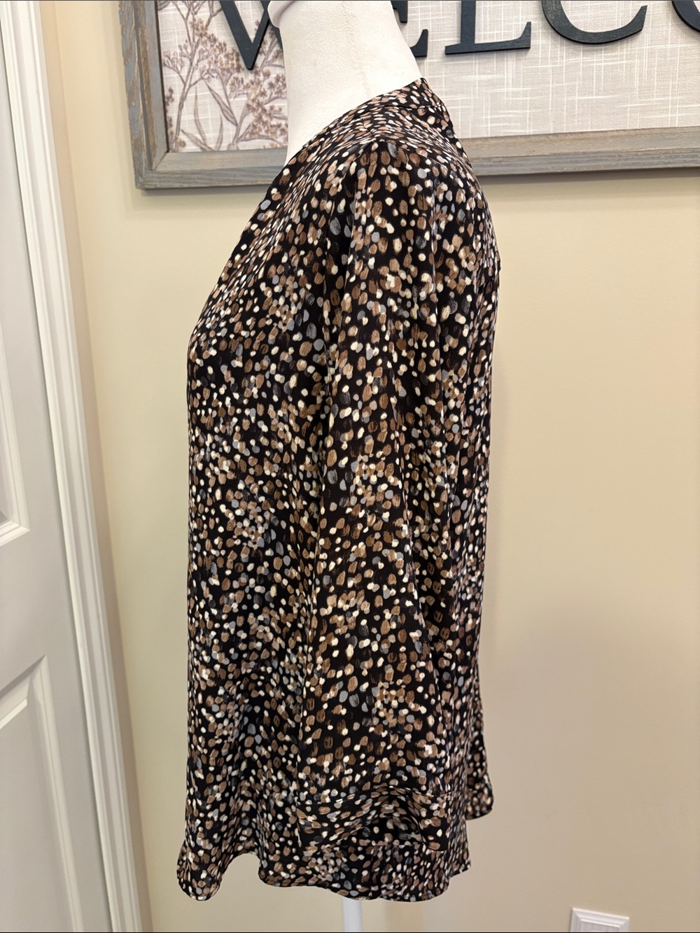 NWT Dana Buchman Split-Neck Blouse with Brown and Cream Dots Medium 3/4 sleeves - Picture 6 of 14